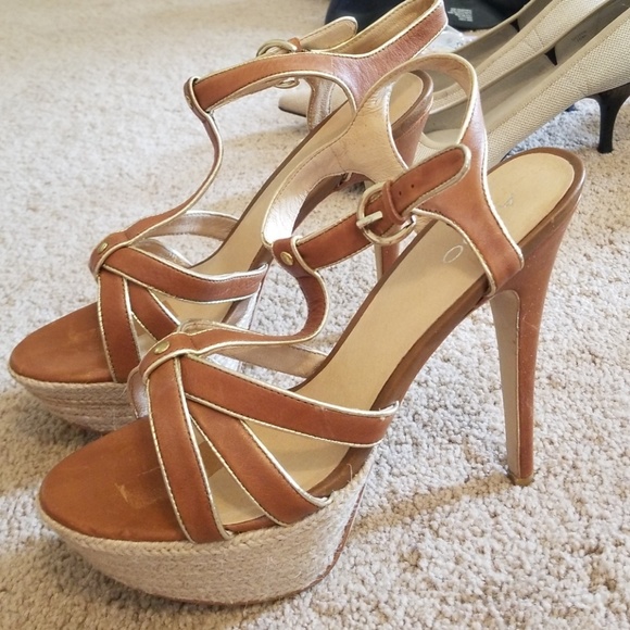 Aldo Shoes - ALDO brown & gold pumps